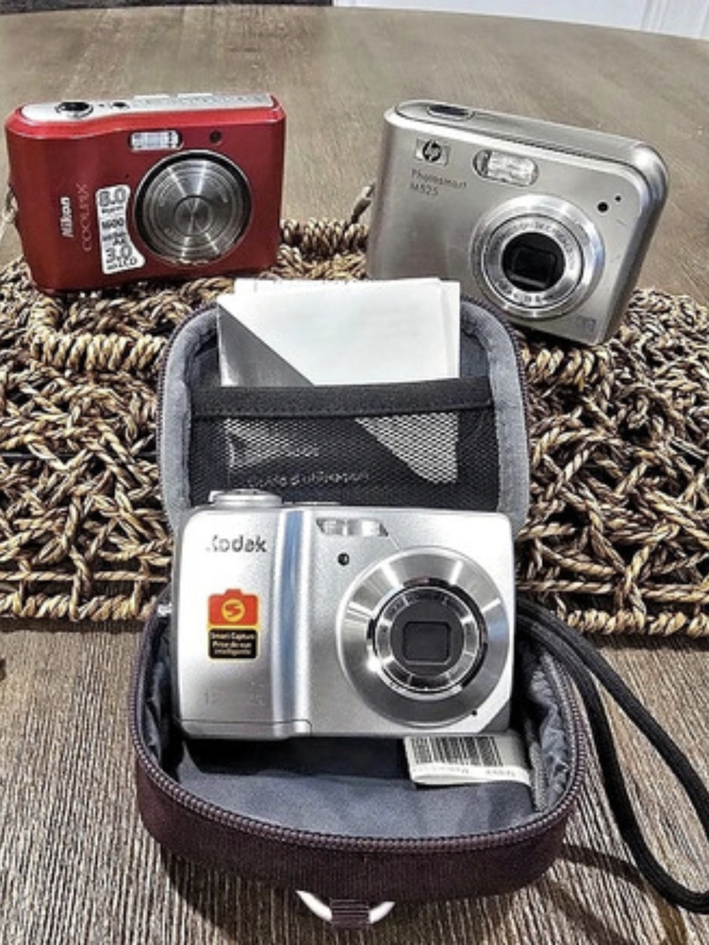 Mixed brands Coolpix L18, EasyShare C182, Photosmart M525 Digital Camera Lot